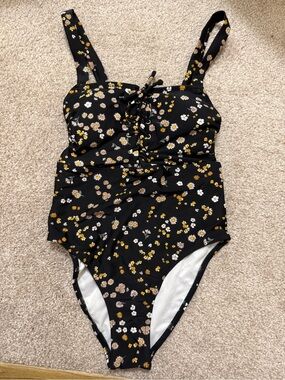 Xhilaration Black Daisy Print Bikini Top